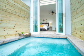 Casa Loba Suite 3 with private pool and tub